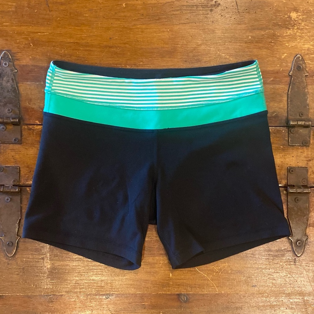 Lululemon shorts size 6